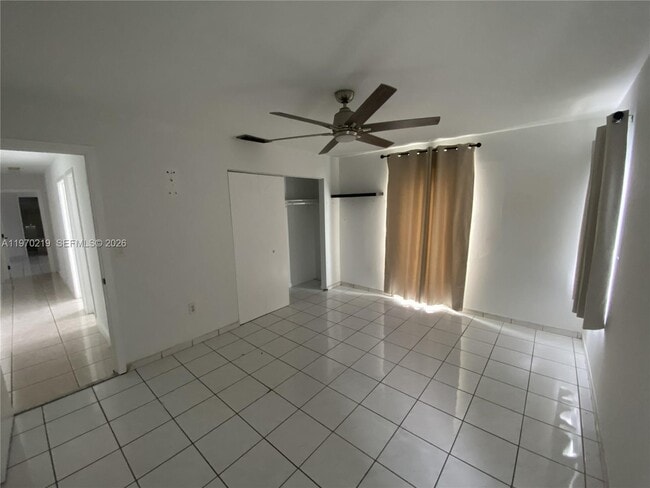 Building Photo - 3251 SW 67th Ave