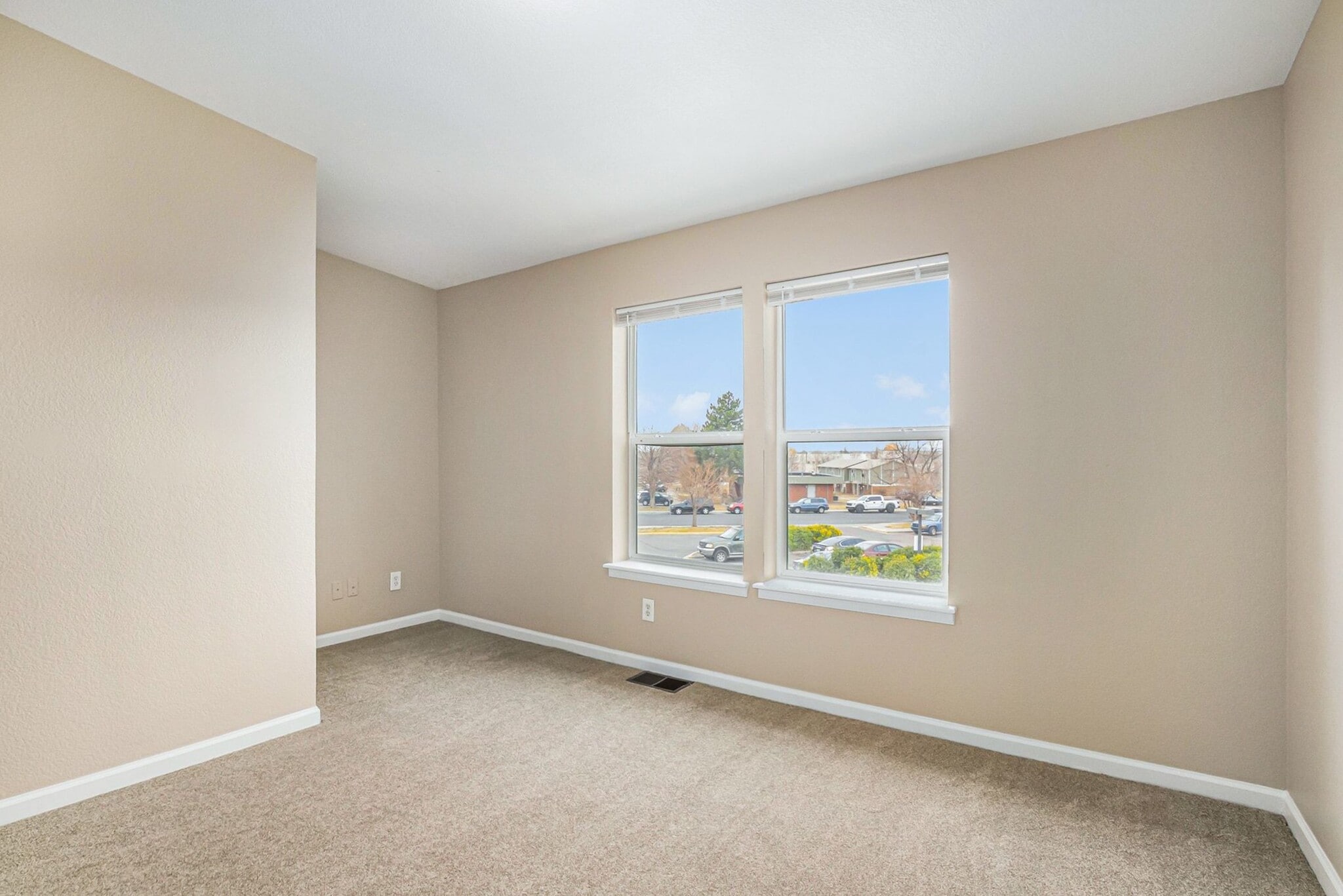 Building Photo - 16373 E 17th Pl