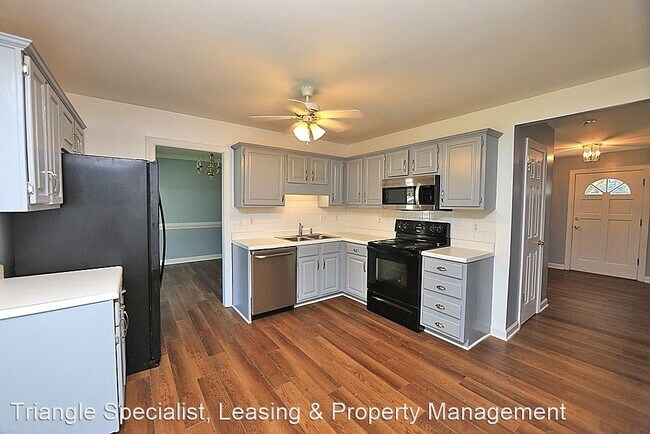 Building Photo - 4 br, 2.5 bath House - 405 St Kitts Court