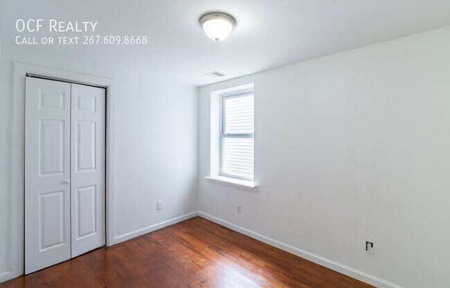 Building Photo - 305 N 41st St