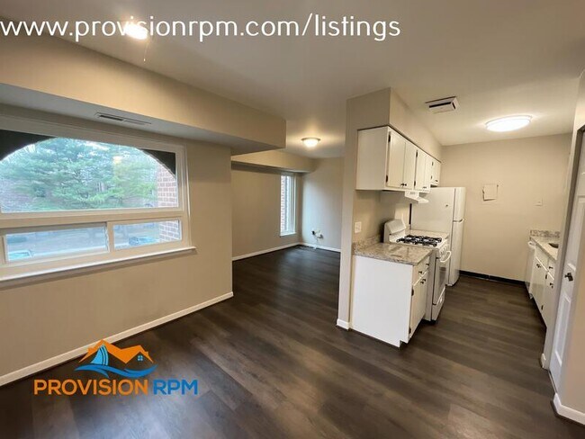 Building Photo - 16 Silverwood Cir