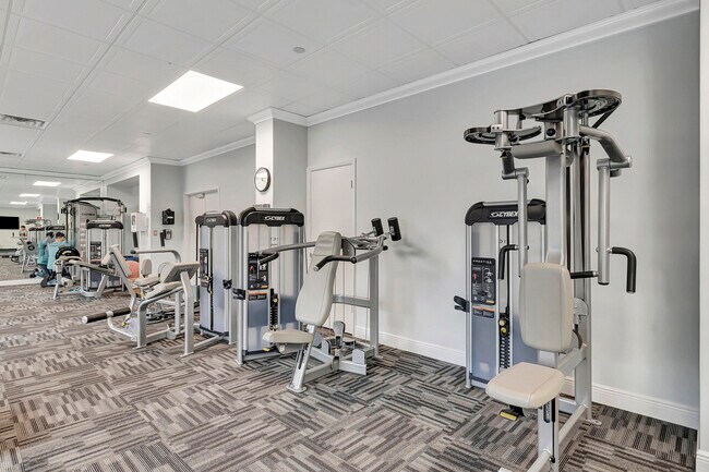 Building Photo - 4301 N Ocean Blvd