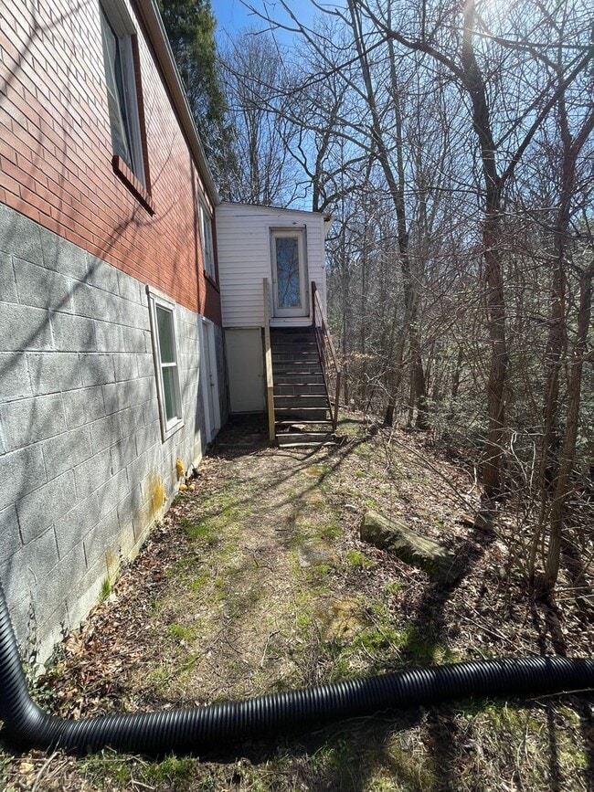 Building Photo - 150 Windy Drive