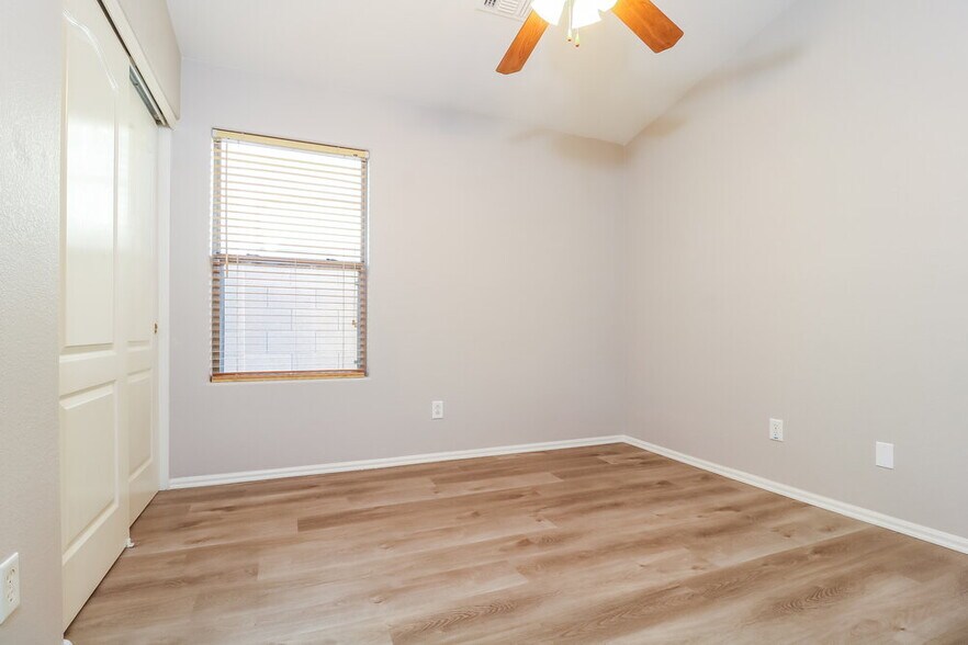 Building Photo - 3108 S 92nd Dr