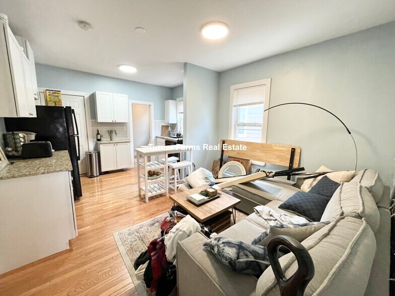 Building Photo - 44 Ward St