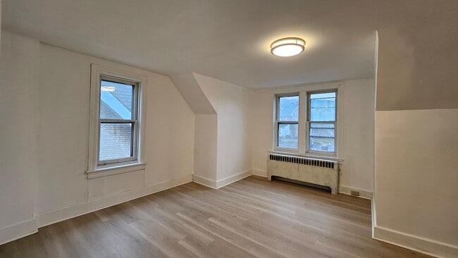 Building Photo - 607 N Hoffert St