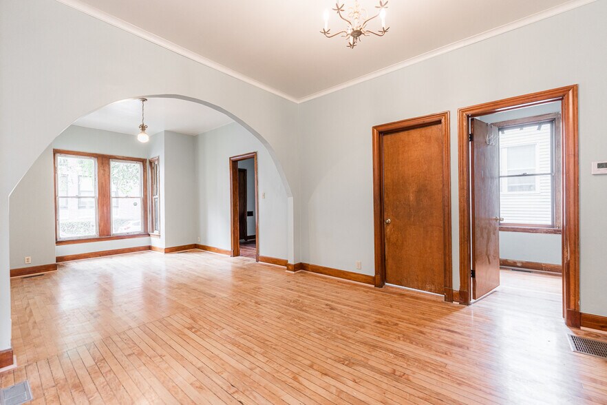 Building Photo - 2735 W Saint Georges Ct