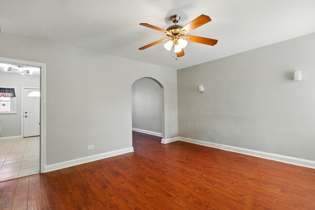 Primary Photo - 5306 Ready Ave