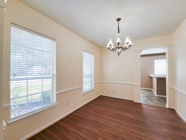 Building Photo - 11147 Carriage Lake Dr