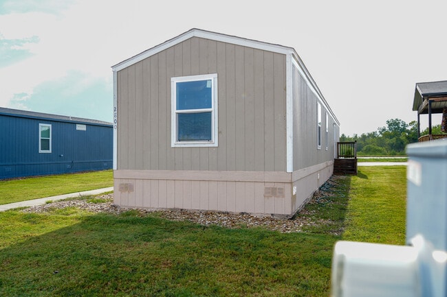 Building Photo - 2800 Halite Bend