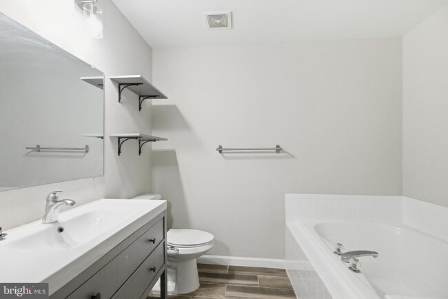 Building Photo - 14319 Legend Glen Ct