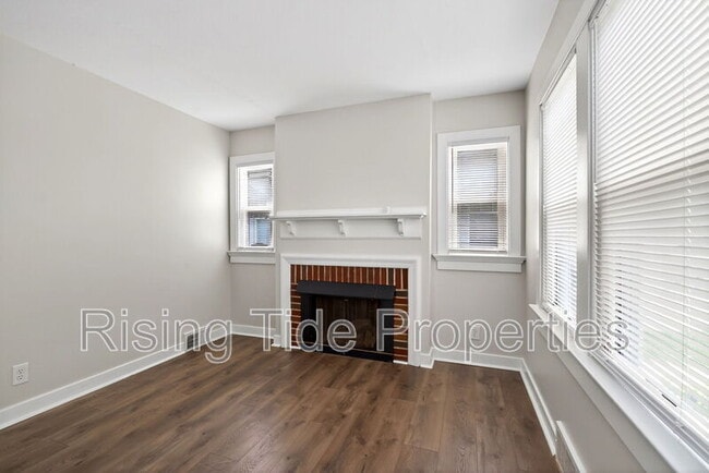 Building Photo - 1512 Emmons Ave