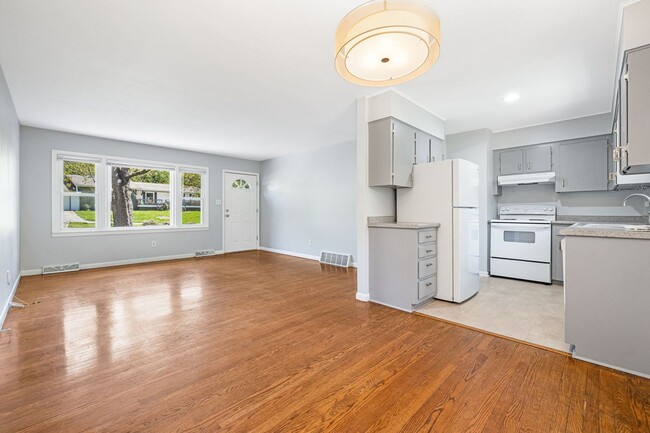 Building Photo - 3-Bedroom West Asheville Ranch with Bonus ...
