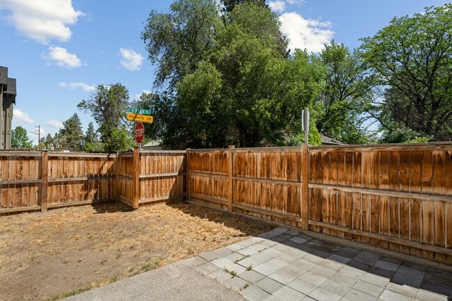 Building Photo - Close proximity to Old Mill District and downtown