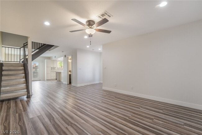 Building Photo - 3949 S Torrey Pines Dr