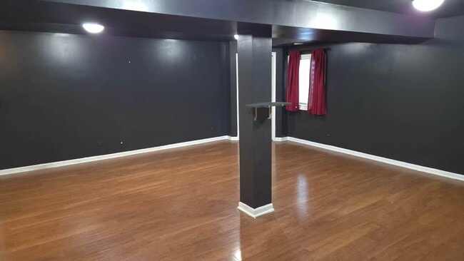 Building Photo - 532 S Jade Ln