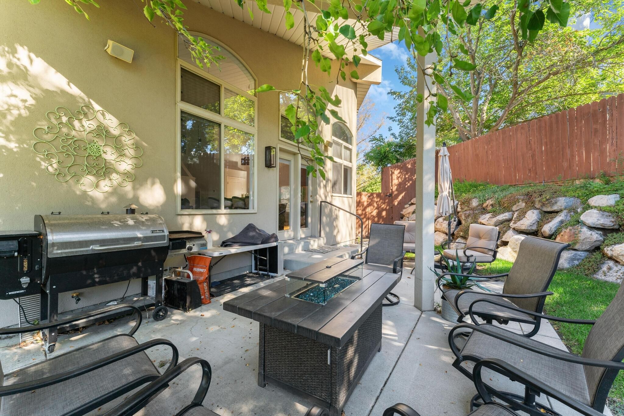 Building Photo - 2586 E 6710 S