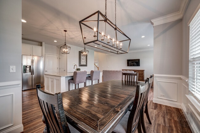 Building Photo - 12919 White Pine Way
