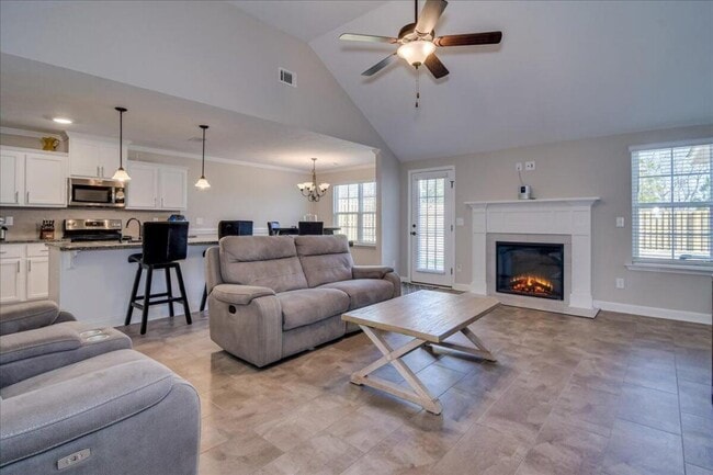 Building Photo - 934 Mulford Lp