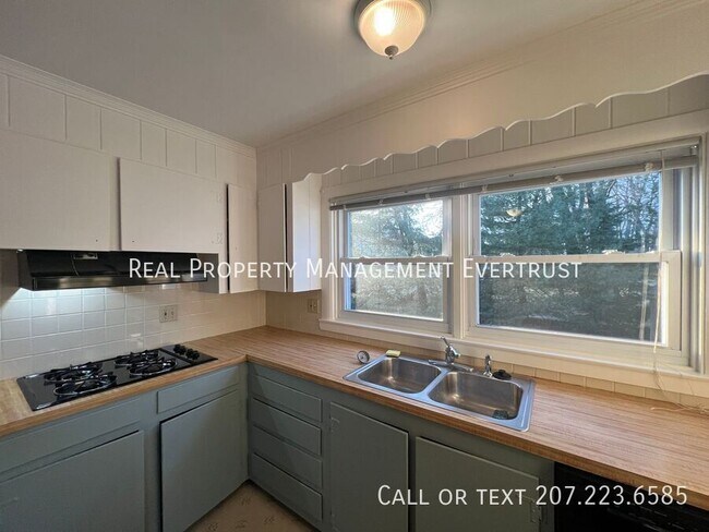 Building Photo - 32 Belfield St