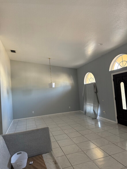 Building Photo - 1717 Powder Ridge Dr