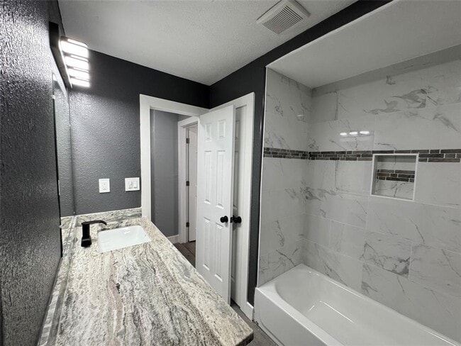 Building Photo - 4122 Dacca Dr