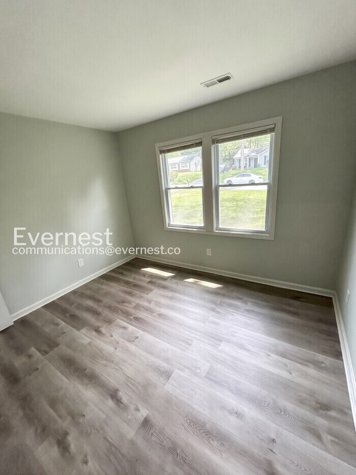 Building Photo - 5736 Lawn Meadow Dr