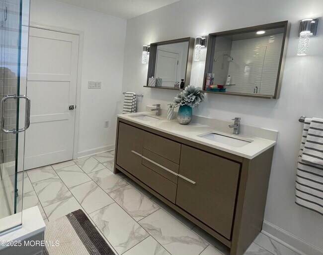 Building Photo - 111 Sheridan Ave