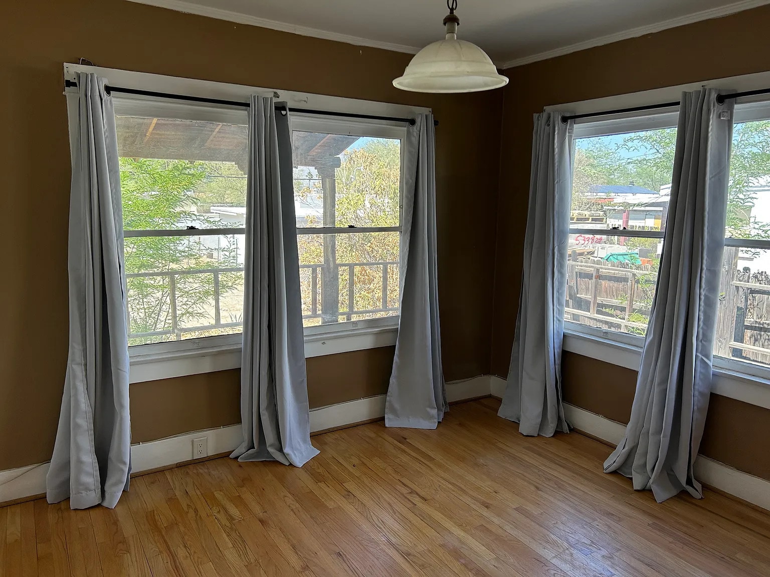 Building Photo - 2409 E Mabel St