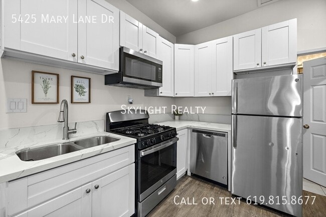 Primary Photo - 5425 Mary Ln Dr