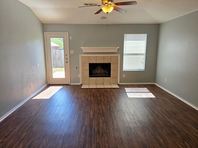 Building Photo - 5820 Show Master Ln