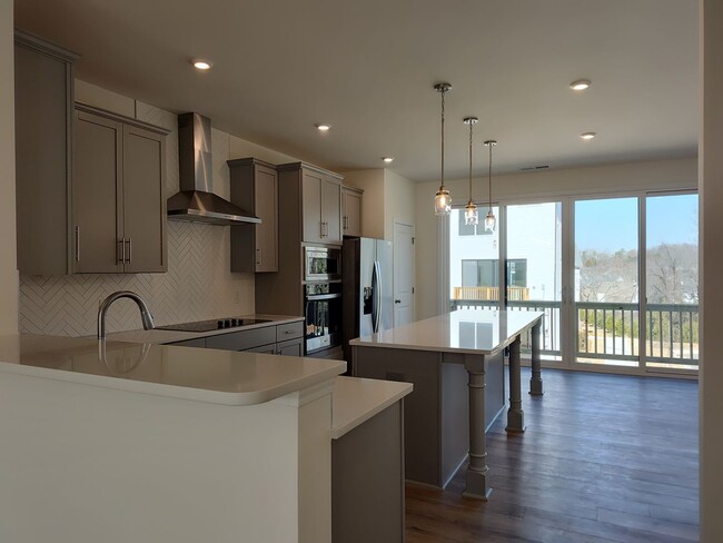 Building Photo - Beautiful Pristine, move-in ready Townhome...