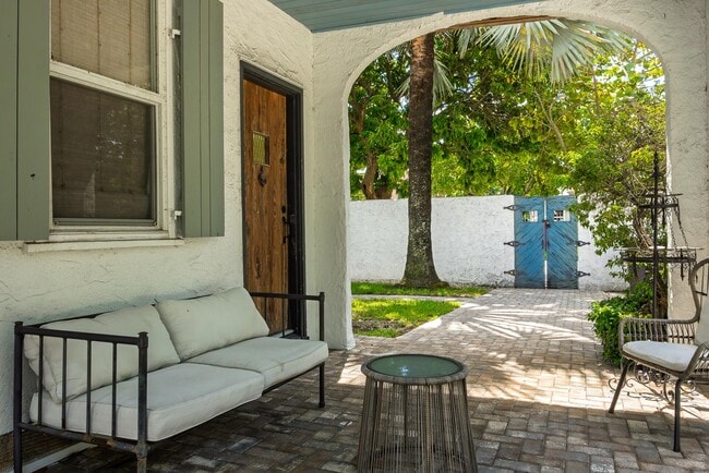 Building Photo - 717 Forest Hill Blvd