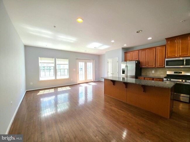 Building Photo - 5323 Smith's Cv Ln