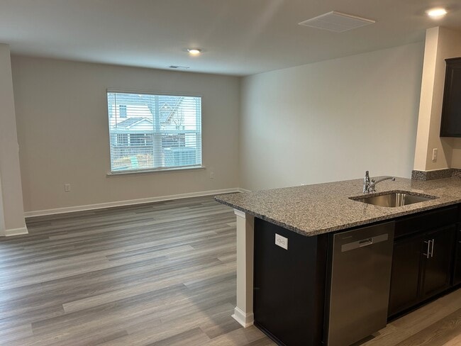 Building Photo - 810 Embark Cir