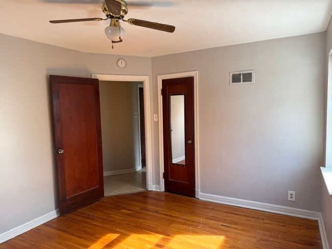 Building Photo - 4519 Jamieson Ave