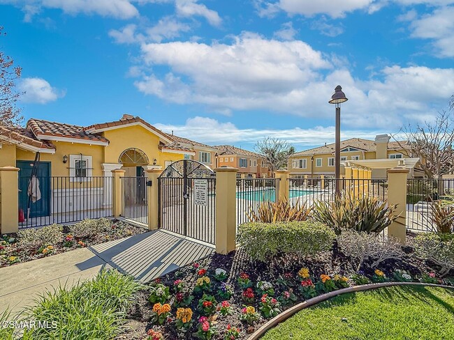 Building Photo - 2930 Esperanza Way