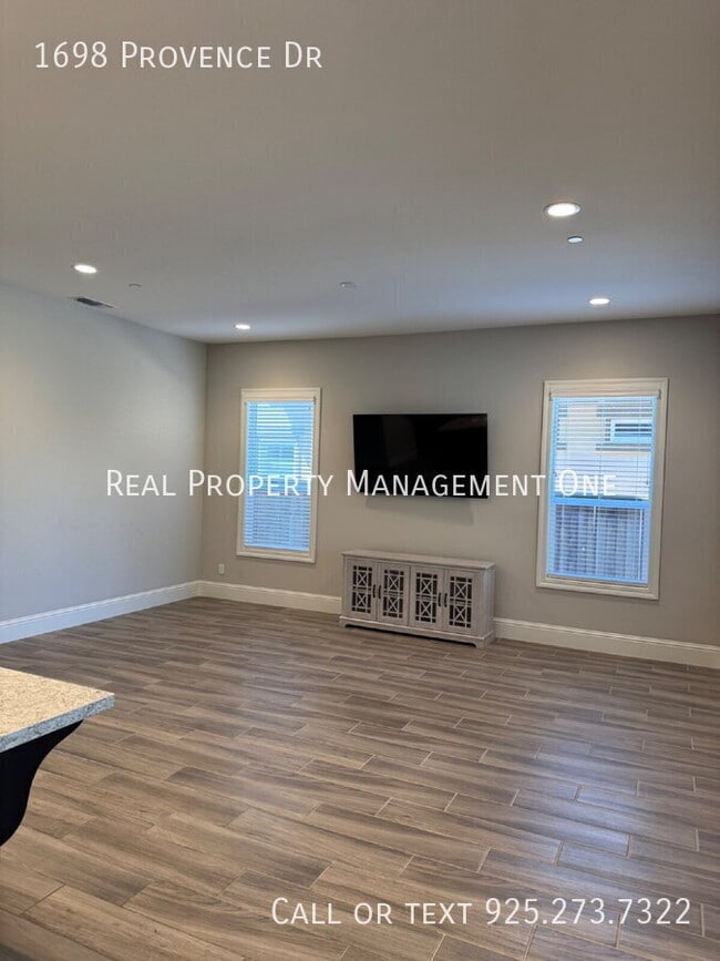 Building Photo - 1698 Provence Ln