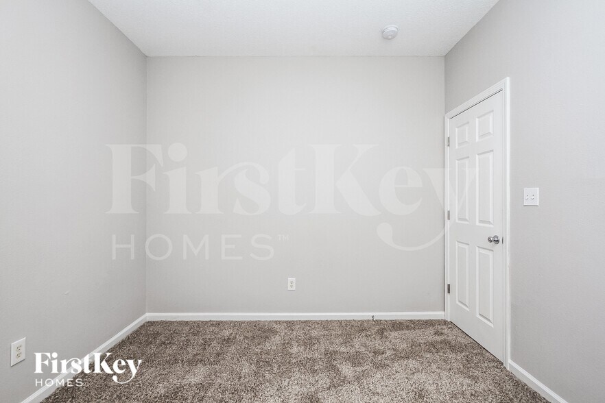 Building Photo - 5523 Dollar Run Ln