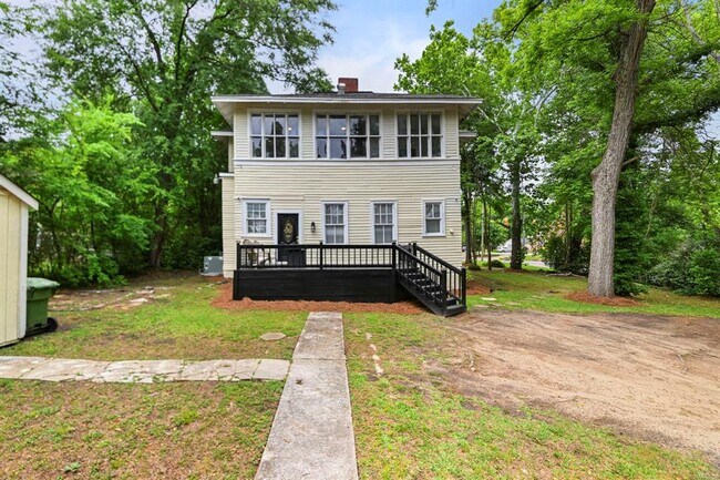 Building Photo - 264 E Fairview Ave