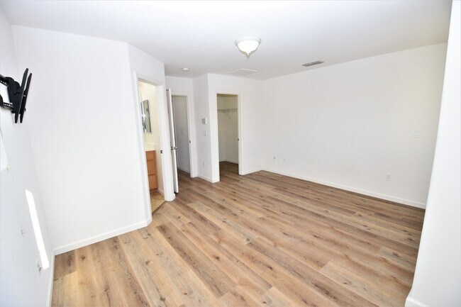 Building Photo - 3814 Black Butte Rd