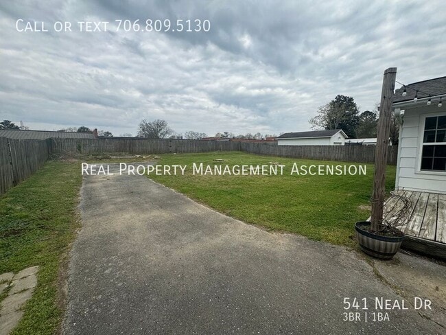 Building Photo - 541 Neal Dr