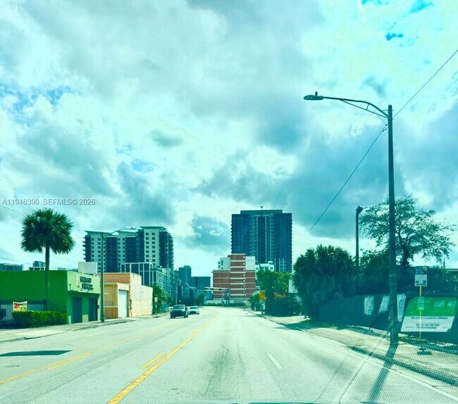 Building Photo - 831 NW 1st Ave