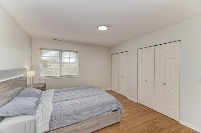 Building Photo - 4544 N Oriole Ave