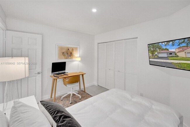 Building Photo - 648 Sand Creek Cir