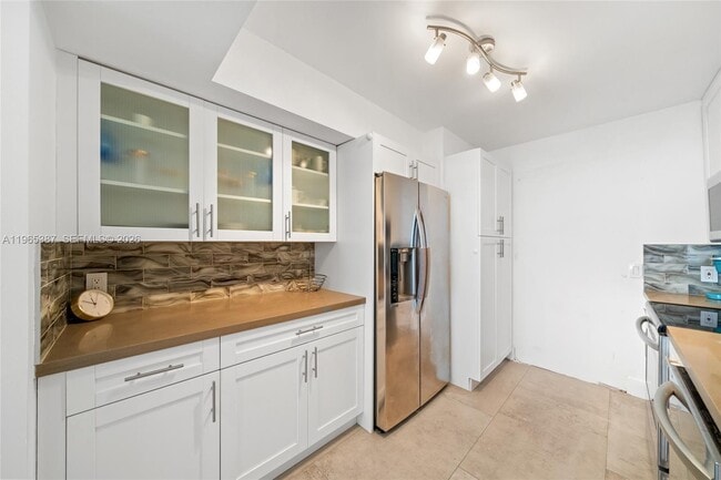 Building Photo - 2101 S Ocean Dr