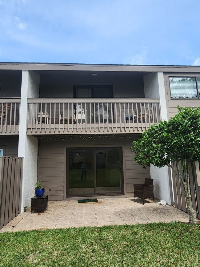 Building Photo - Palisades