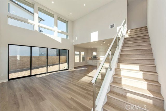 Building Photo - 209 Mask