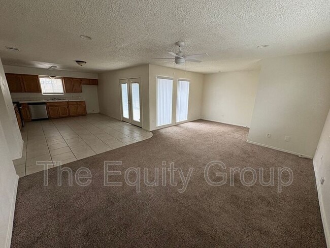 Building Photo - 737 S Spruce St