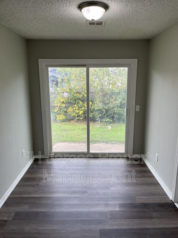 Building Photo - 10802 E 14th Ct